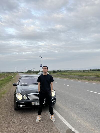 ,   Sheroz, 26 ,   ,   