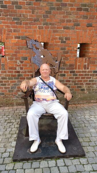  ,   Nikolay, 72 ,   c 