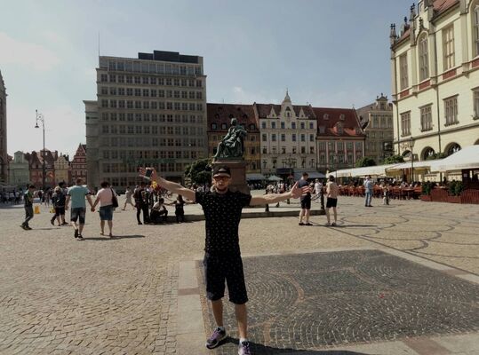  ,   Viktor, 31 ,   ,   , c 