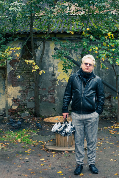  ,   Ewan, 52 ,   ,   , c 