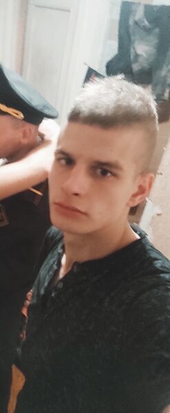  ,   Maxim, 22 ,   ,   , c 