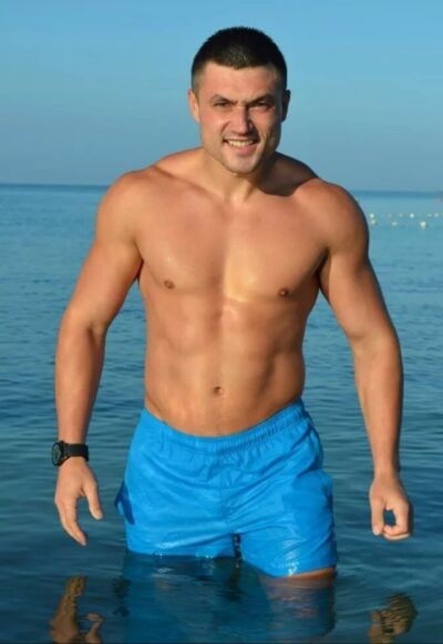 ,   Leon, 42 ,   ,   , c 