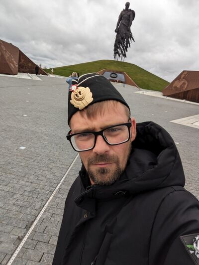  ,   Denis, 42 ,     , c 