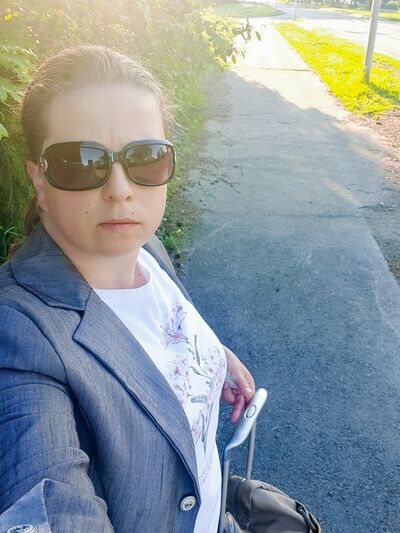  ,   Anita, 40 ,   c , 