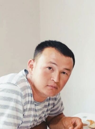  ,   Artur, 35 ,   ,   , c 