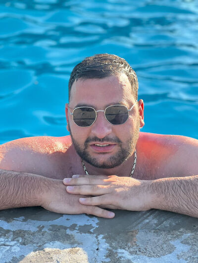  ,   Gevorg, 33 ,   ,   