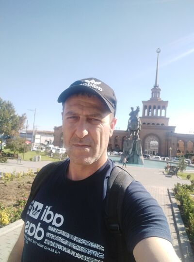  ,   Armen, 46 ,   c 