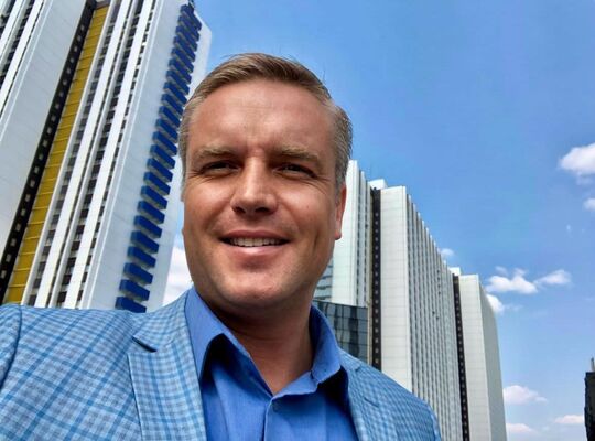  ,   David, 44 ,   ,   