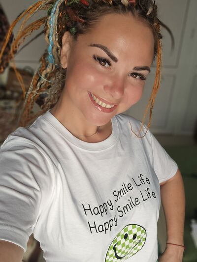  ,   KikiMora, 39 ,   c 