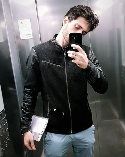  ,   Amir, 25 ,     
