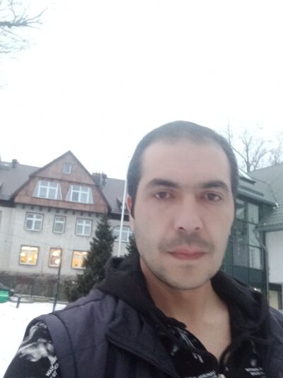  Anna,   Rauf, 41 ,   ,   