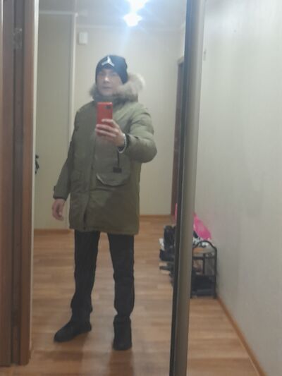  ,   Ruslan, 33 ,     