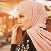  ,  Diyora, 28
